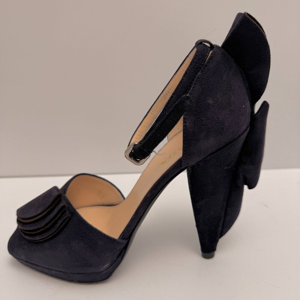 PRADA Navy & Brown Suede Platform Flower Petal Peep Toe Pumps - US 7